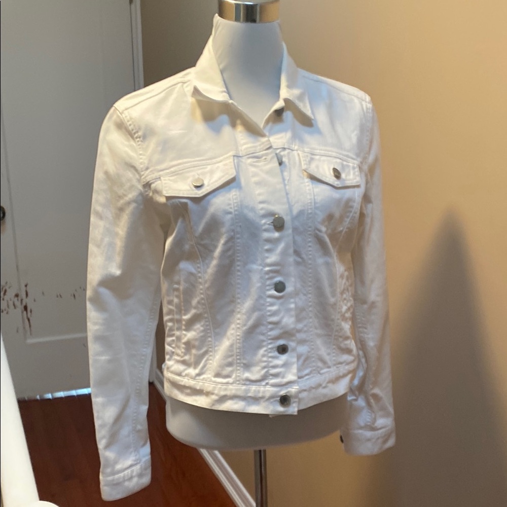White Fitted Denim Jean Jacket with Classic Design